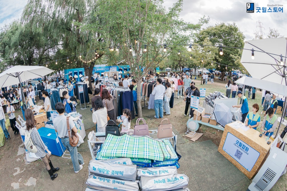 7ee3e8be22ed76baa9083bcaeab8439f_1758607531_22.jpg 모모콘